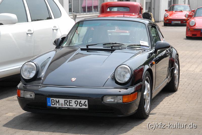 Porsche Zentrum Aachen 8839.JPG